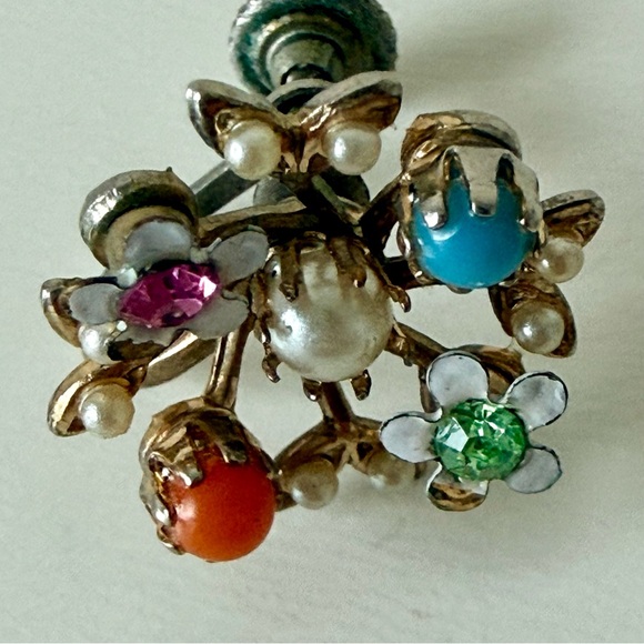 Vintage 1960s Floral Wreath Brooch & Earrings Set-Multi-Color Enamel/Faux Pearl - Picture 13 of 16